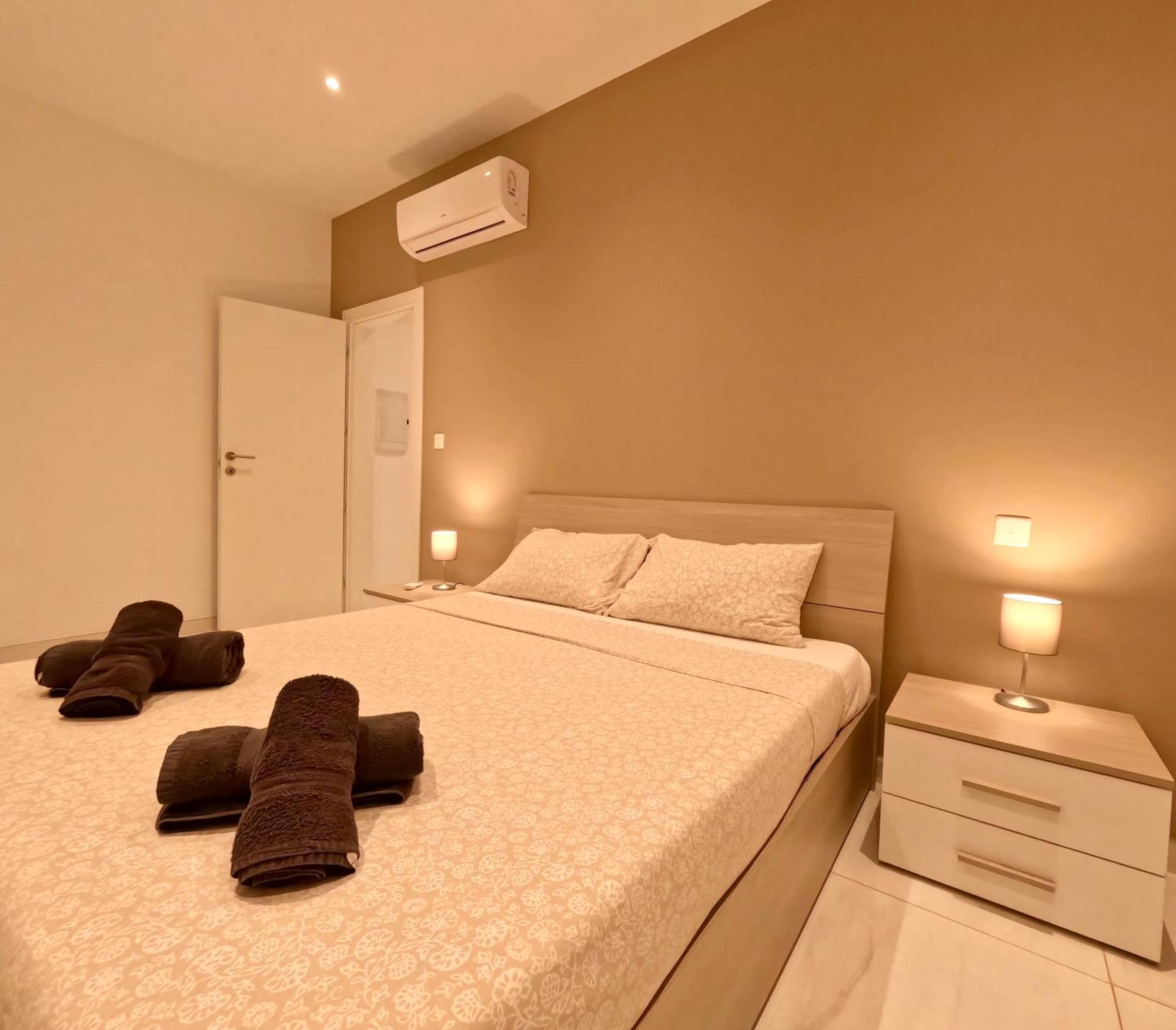 Modern Apartment In St Julian'S Malta, With Breathtaking Views Of Spinola Bay Saint Julian's Εξωτερικό φωτογραφία