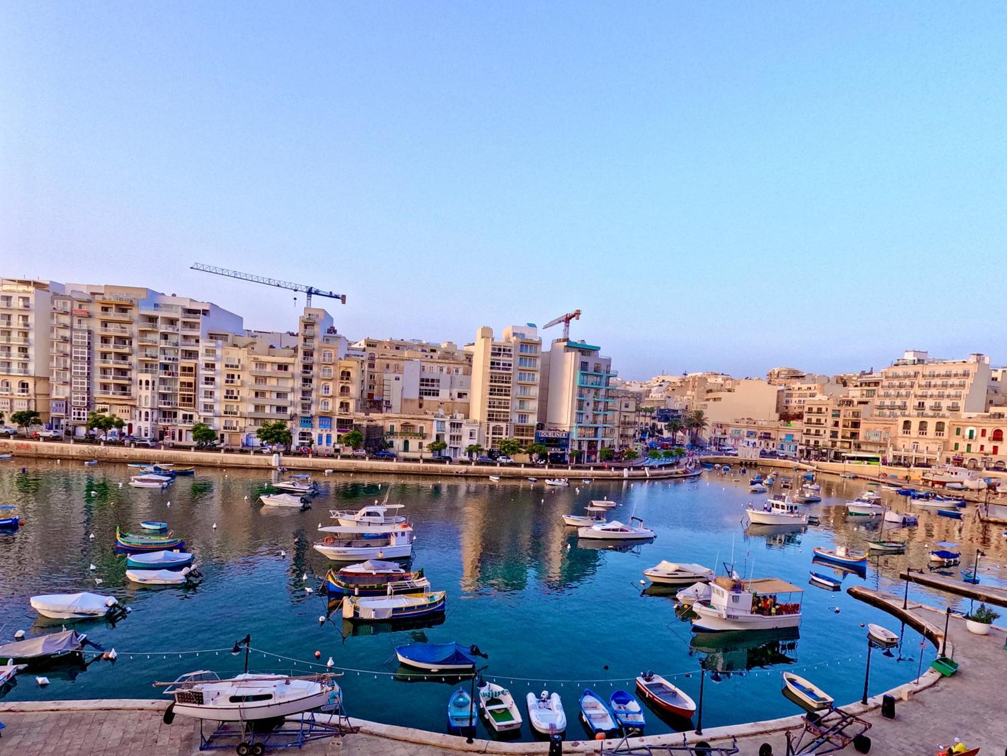 Modern Apartment In St Julian'S Malta, With Breathtaking Views Of Spinola Bay Saint Julian's Εξωτερικό φωτογραφία
